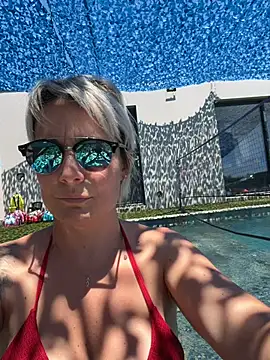 Snapshot of marinella07 chatting on July 6, 11:51 am marinella07 online show from July 6, 11:51 am