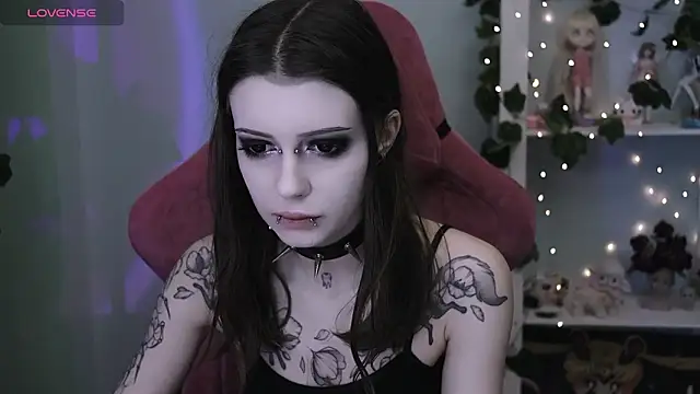 prettybones online show from March 14, 1:34 am