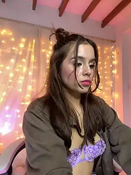 Snapshot of Juanelopez1 chatting on November 7, 4:45 am Juanelopez1 online show from November 7, 4:45 am