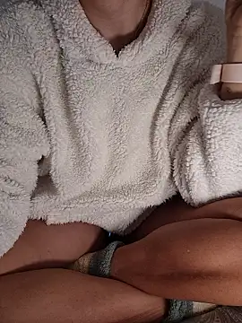 SexyErola27 online show from January 13, 5:57 am