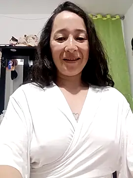 emilypoppy3 online show from February 3, 9:09 pm