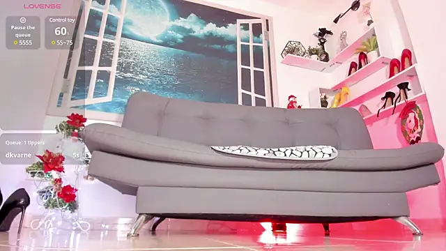 alisiadreams22 online show from December 18, 3:44 pm