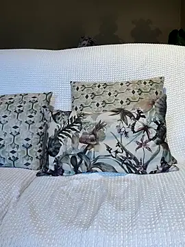 Snapshot of Melody87 chatting on October 5, 2:04 pm Melody87 online show from October 5, 2:04 pm