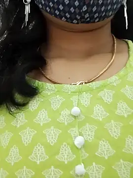 Snapshot of Angleannie chatting on October 29, 9:44 am Angleannie online show from October 29, 9:44 am