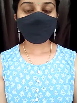 Snapshot of Angleannie chatting on November 17, 8:09 am Angleannie online show from November 17, 8:09 am