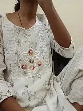 Snapshot of Kumkum_36 chatting on October 9, 4:10 am Kumkum 36 online show from October 9, 4:10 am