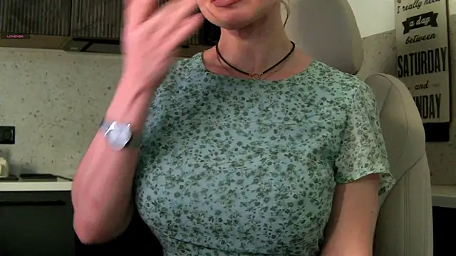 Snapshot of Mashulya29 chatting on February 8, 6:33 am Mashulya29 online show from February 8, 6:33 am