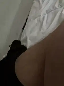 Snapshot of Guitccch chatting on February 25, 12:04 pm Guitccch online show from February 25, 12:04 pm