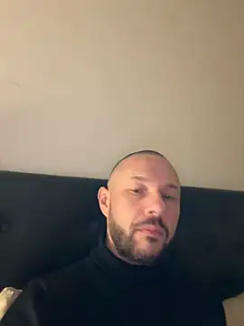 Snapshot of Guitccch chatting on March 12, 6:41 am Guitccch online show from March 12, 6:41 am