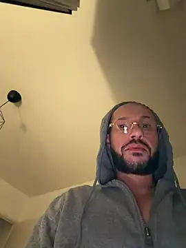 Snapshot of Guitccch chatting on March 15, 1:11 am Guitccch online show from March 15, 1:11 am