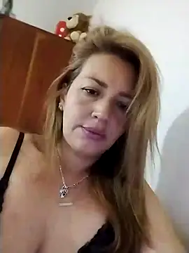 Snapshot of edithhermosa chatting on January 26, 6:06 pm edithhermosa online show from January 26, 6:06 pm