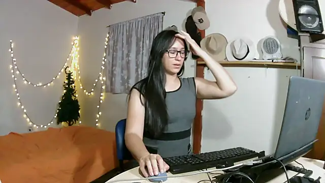 brittanycheeks online show from September 14, 11:15 pm