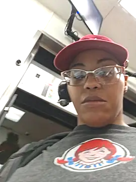 Snapshot of samone9 chatting on December 9, 2:45 am samone9 online show from December 9, 2:45 am