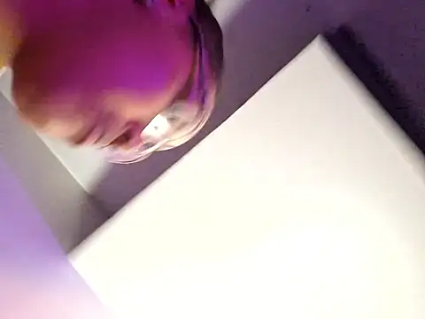 Snapshot of samone9 chatting on January 2, 7:12 am samone9 online show from January 2, 7:12 am