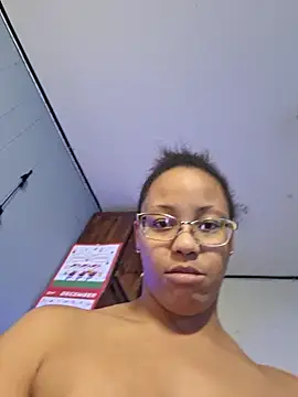 Snapshot of samone9 chatting on January 10, 6:42 am samone9 online show from January 10, 6:42 am