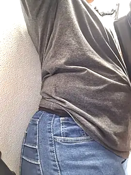 Snapshot of samone9 chatting on March 7, 12:15 am samone9 online show from March 7, 12:15 am