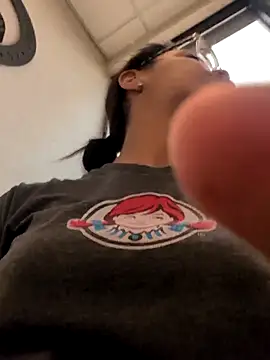 Snapshot of samone9 chatting on March 18, 3:15 pm samone9 online show from March 18, 3:15 pm