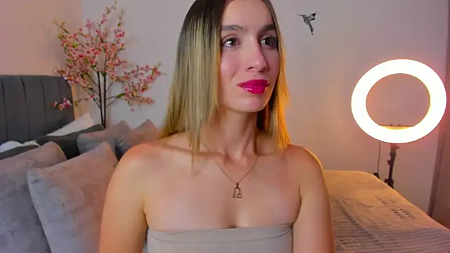 Snapshot of im_sarah34 chatting on December 31, 9:10 am im sarah34 online show from December 31, 9:10 am