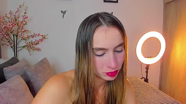 Snapshot of im_sarah34 chatting on January 13, 5:01 am im sarah34 online show from January 13, 5:01 am