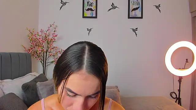 Snapshot of im_sarah34 chatting on February 15, 2:58 am im sarah34 online show from February 15, 2:58 am