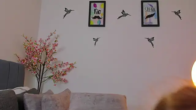 Snapshot of im_sarah34 chatting on February 15, 10:22 am im sarah34 online show from February 15, 10:22 am