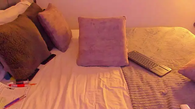 Snapshot of im_sarah34 chatting on February 16, 10:32 pm im sarah34 online show from February 16, 10:32 pm