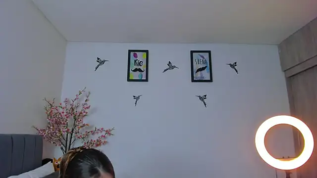 Snapshot of im_sarah34 chatting on March 4, 2:38 am im sarah34 online show from March 4, 2:38 am