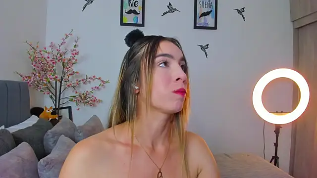 Snapshot of im_sarah34 chatting on March 15, 9:19 am im sarah34 online show from March 15, 9:19 am