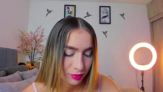 Snapshot of im_sarah34 chatting on March 16, 12:12 am im sarah34 online show from March 16, 12:12 am