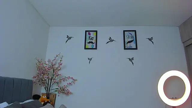 Snapshot of im_sarah34 chatting on March 18, 10:46 am im sarah34 online show from March 18, 10:46 am