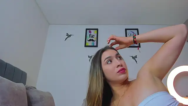 Snapshot of im_sarah34 chatting on March 22, 9:10 pm im sarah34 online show from March 22, 9:10 pm