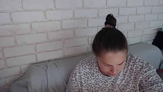 Crazyy girl  online show from October 21, 2:40 pm