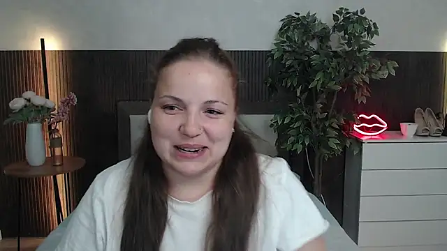 Crazyy girl  online show from July 15, 2:22 pm