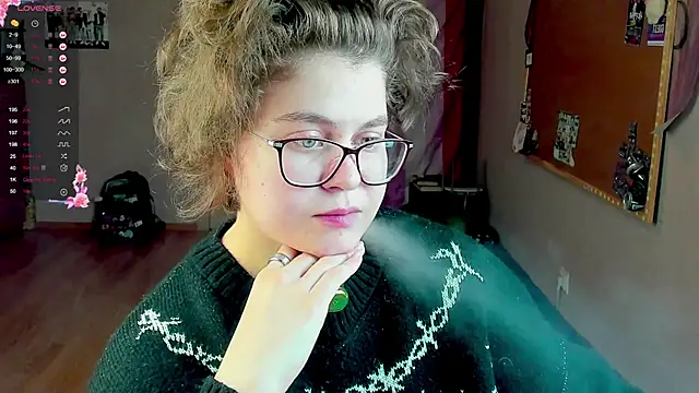 Snapshot of Sashy_Way chatting on December 14, 7:03 pm Sashy Way online show from December 14, 7:03 pm