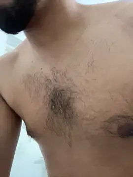 Snapshot of vinzpnr210 chatting on December 6, 9:32 am vinzpnr210 online show from December 6, 9:32 am