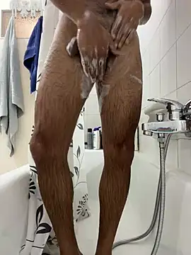 Snapshot of vinzpnr210 chatting on December 28, 10:36 am vinzpnr210 online show from December 28, 10:36 am