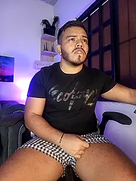 Snapshot of Naughty_Charly chatting on September 28, 12:10 pm Naughty Charly online show from September 28, 12:10 pm