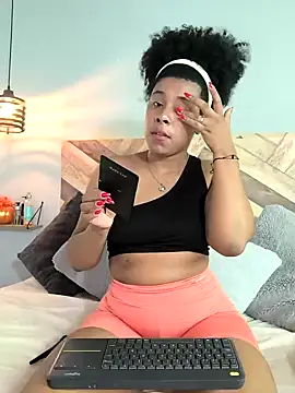 EmmilyBrant online show from December 13, 1:33 pm