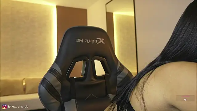 Snapshot of arya_ruizz chatting on October 10, 12:48 pm arya ruizz online show from October 10, 12:48 pm