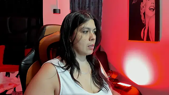 Snapshot of martina_foxy_ chatting on January 20, 11:56 am martina foxy online show from January 20, 11:56 am