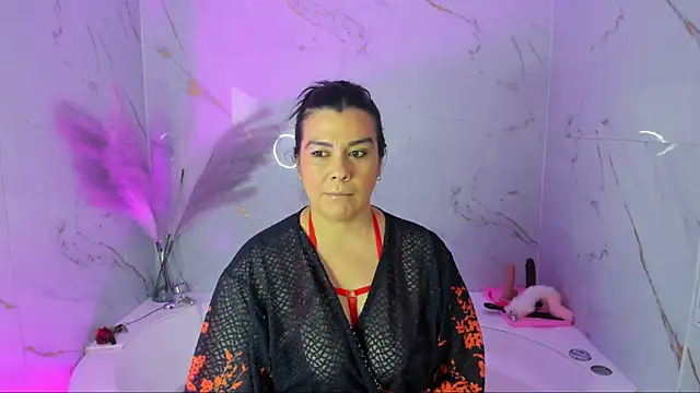 Snapshot of martina_foxy_ chatting on February 2, 12:24 pm martina foxy online show from February 2, 12:24 pm