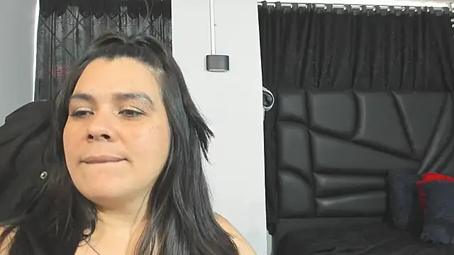 Snapshot of martina_foxy_ chatting on February 3, 9:18 pm martina foxy online show from February 3, 9:18 pm