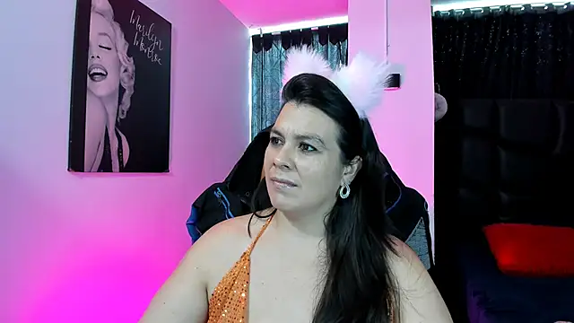Snapshot of martina_foxy_ chatting on February 5, 2:26 pm martina foxy online show from February 5, 2:26 pm
