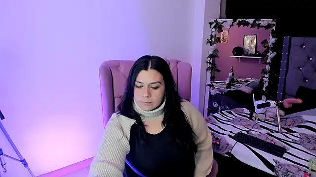 Snapshot of martina_foxy_ chatting on February 15, 11:28 am martina foxy online show from February 15, 11:28 am