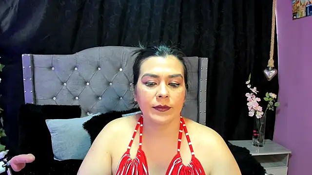 Snapshot of martina_foxy_ chatting on February 23, 12:27 pm martina foxy online show from February 23, 12:27 pm