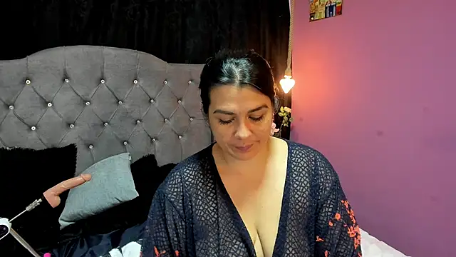 Snapshot of martina_foxy_ chatting on February 26, 6:32 pm martina foxy online show from February 26, 6:32 pm