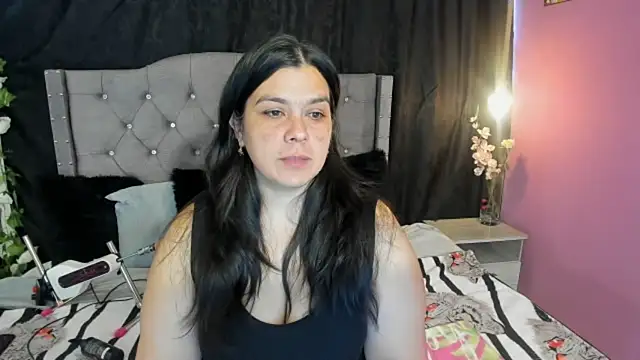 Snapshot of martina_foxy_ chatting on March 2, 12:32 pm martina foxy online show from March 2, 12:32 pm