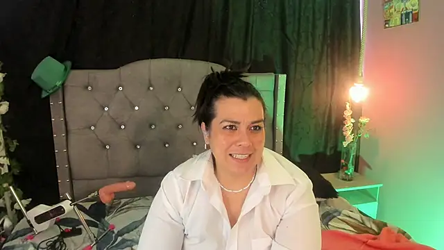 Snapshot of martina_foxy_ chatting on March 18, 5:53 pm martina foxy online show from March 18, 5:53 pm