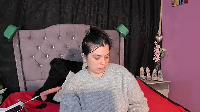 Snapshot of martina_foxy_ chatting on March 20, 7:35 pm martina foxy online show from March 20, 7:35 pm