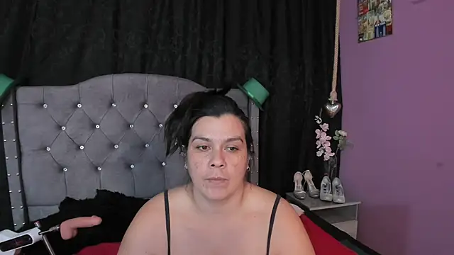 Snapshot of martina_foxy_ chatting on March 20, 10:40 pm martina foxy online show from March 20, 10:40 pm